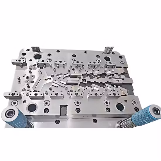 Stampo per stampaggio progressivo personalizzato per parti automobilistiche